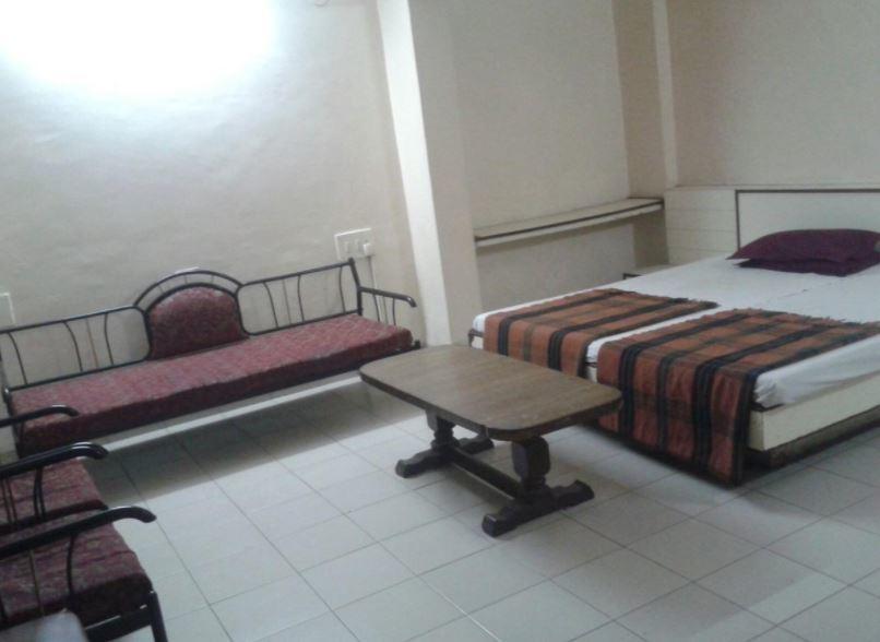 Hotel Sant Plaza Индаур Экстерьер фото